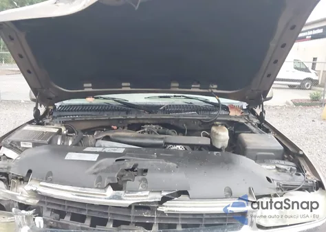 2004 Chevrolet Tahoe C1500 from USA, damaged, VIN 1GNEC13Z34R153459